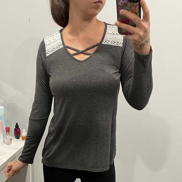 Grey long sleeve top with floral back - Picture 3 of 4
